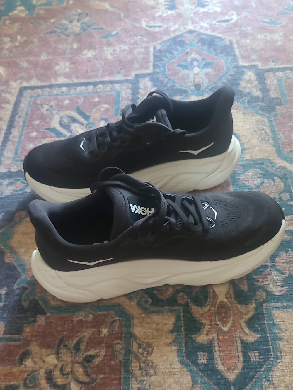 Hoka Arahi 8